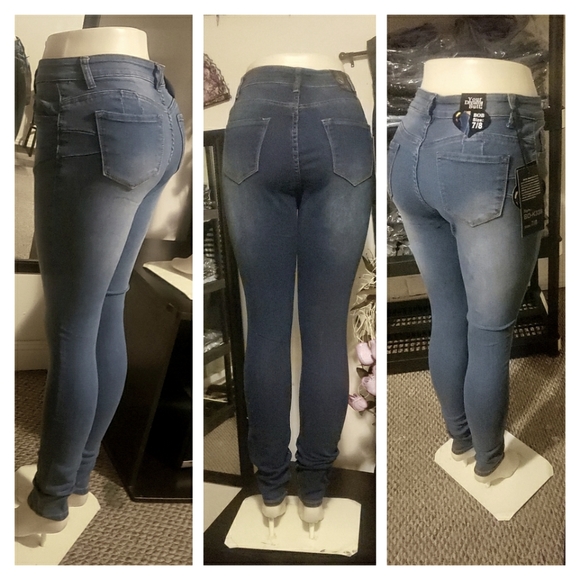 Jeans - Picture 1 of 5